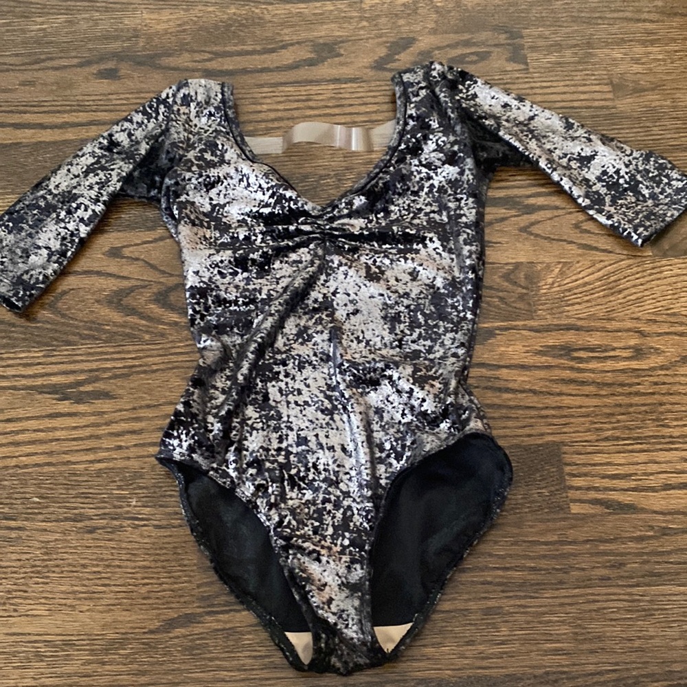 Eleve pinch 3/4 sleeve leotard
